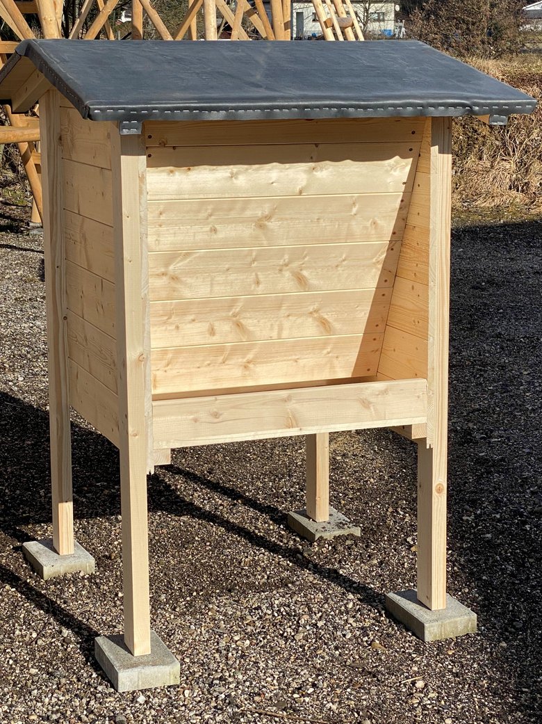 Futterautomat im Revier